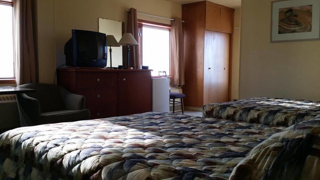 Beaver Hotel North Battleford Buitenkant foto